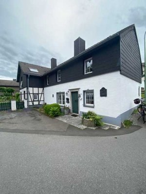 Ein traumhaftes Fundstück: Historisches Bauernhaus in Roetgen-Rott