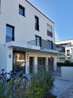 Moderne 2 Zimmer Wohnung mit Balkon und Tiefgarage