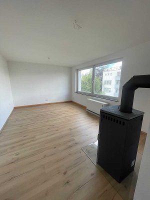 Helle 3,5-Zimmer Wohnung im 5. OG mit Balkon in Dortmund-Oestrich