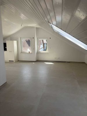 2 Zimmer-Dachgeschoss-Wohnung zu vermieten in Bad Friedrichshall.