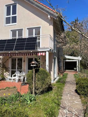 Gemütliche 5-Zimmer-DHH in Haar mit Garten