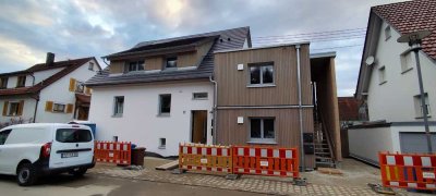 2 Zim. Neubauwohnung im EG  mit großzügigem Balkon, geringen Nebenkosten