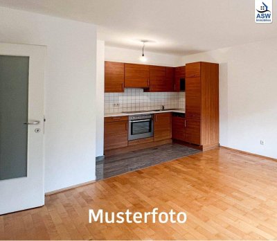 Schöne 2-Zimmerwohnung mit Loggia in einem zentral gelegenen Wohnhaus (befristet vermietet) mit Potential
