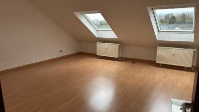 Attraktive 3,5-Zimmer-DG-Wohnung in DO-Rahm