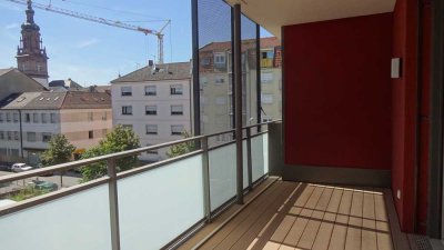 Helle, exklusive, geräumige und neuwertige 2-Zimmer-Wohnung mit Balkon und EBK in Mannheim