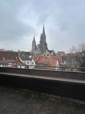 2,5-Zimmer-Dachwohnung mit Balkon und Tiefgaragenstellplatz in Ulm-Mitte