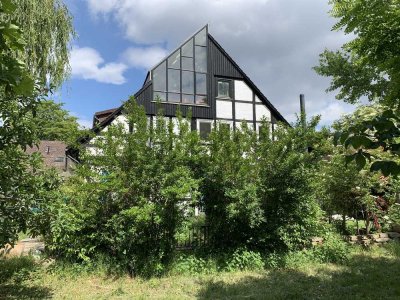 Naturoase in der City: Traumhafte Altbau-Maisonette, Split-Level, Garten, Wintergarten, EBK, 4-5 Zi.