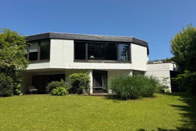 Haan-Musikantenviertel: Attraktives Architektenhaus am Waldrand