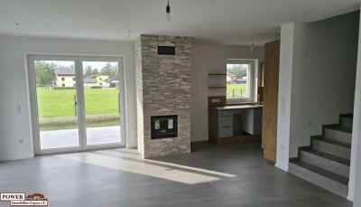 Doppelhaushälfte mit PV Anlage Erstbezug !!