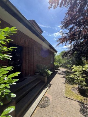 Rarität - Unverfälschtes Bauhaus: 4,5-Zi EFH mit Garagenhaus, Kamin und großem Garten von privat