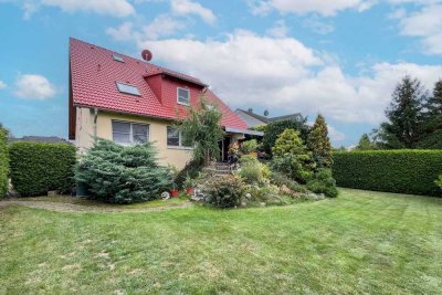 Großzügiges Wohnen mit Gartenidylle - Seltene Gelegenheit für Eigennutzer & Anleger