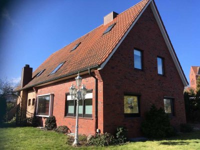 Geschmackvoll saniert -  3-Zimmer-Dachgeschosswohnung - komplett MÖBLIERT in Emden zu vermieten !