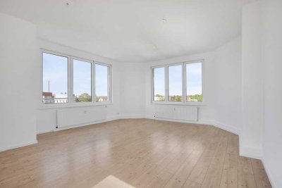 Großzügige 2-Zimmer DG-Wohnung mit Küche & Terrasse *sofort verfügbar*