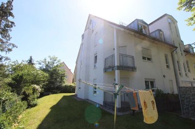 Exklusive, sanierte 1-Raum-Wohnung mit gehobener Innenausstattung mit Balkon und EBK in Böhlen