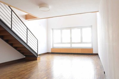 Near Brandenburger Tor, almoust BARRIER FREE, waiting on your furniture!