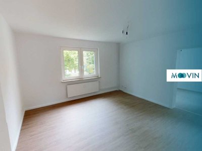 **Helle und sanierte 2-Zimmer-Wohnung mit Badewanne**