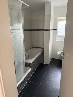 Exklusive 3-Raum-Erdgeschosswohnung mit schönem Bad und Garten in Dieburg