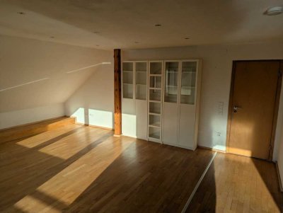 2-Zimmer Dachgeschosswohnung mit Balkon in Elchingen