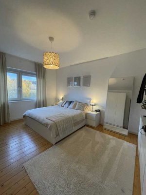 Altbaucharme trifft Großzügigkeit – 2,5-Zimmer-Wohnung mit zwei Balkonen in Hamm-Mitte