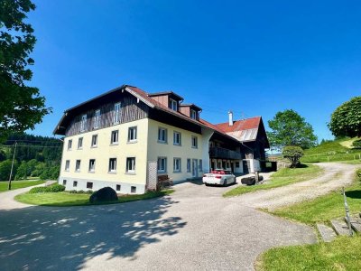 Großes Bauernhaus mit Tenne in Alleinlage von Weitnau