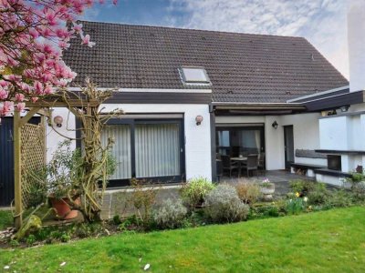 KR-Traar - Freistehendes, gepflegtes EFH für die große Familie mit über 170 m² Wfl. auf ca. 1.00