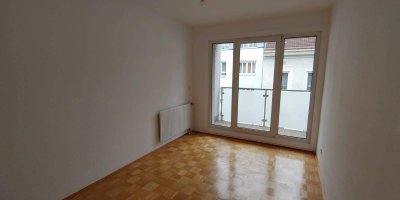 2-Zimmer-Wohnung mit Balkon, DAN-Küche – 50 m², 3. Stock mit Lift (AKH-Nähe!)