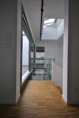 Architekten Stadthaus über 3 Etagen mit großer Dachterrasse