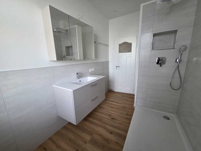 ***Erstbezug n. Sanierung: zentrale 3-ZKB-Whg. mit Einbauküche, Balkon, am Wittelsb. Park***
