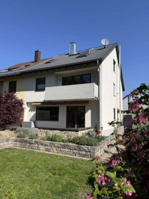 Doppelhaushälfte in Traumlage von Nürnberg - direkt am Goldbach