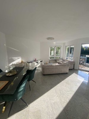 Gepflegte 3-Zimmer Wohnung mit Kamin, Balkon und EBK in Friedberg (Hessen)