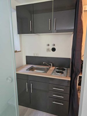 Geschmackvolle 1-Raum-EG-Wohnung mit EBK in Würzburg-Versbach
