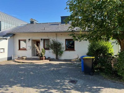 Zweifamilienhaus mit großzügiger Aufteilung in Bad Schwalbach!