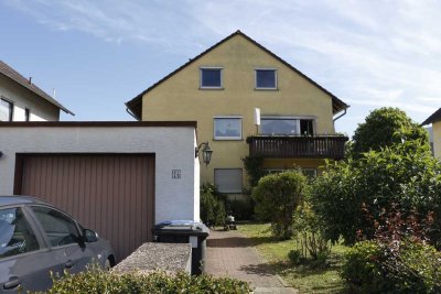 Exklusive, vollständig renovierte 4-Raum-EG-Wohnung mit Einbauküche in Hofheim