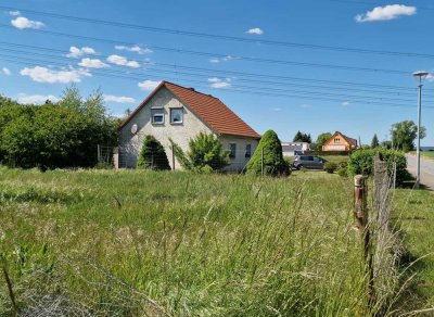 Einfamilien-Siedlungshaus mit großem Grundstück