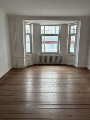 Stilvolle 3-Zimmer Altbau-Wohnung am Adolfplatz