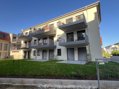 Wunderschöne 2-Zimmer-EG-Wohnung mit Terrasse und Einbauküche!