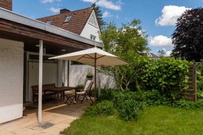 Einmalige Gelegenheit in Gräfelfing: 70er Jahre Bungalow mit uneinsehbarem Garten in ruhiger Lage