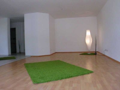 4-Zimmer-Wohnung für Familie - WG geeignet