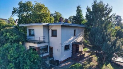 Villenähnliches Anwesen im Bauhaus-Stil in exklusiver Lage von Mainz-Bretzenheim.
Leben auf 1453m²