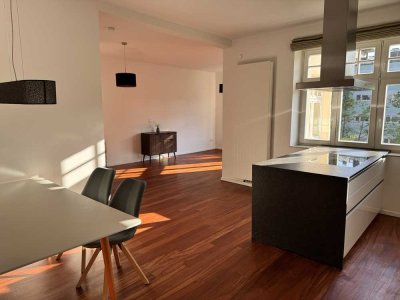 Altbaucharme trifft Moderne – sofort bezugsfähige 4,5-Zimmer-Wohnung mit Balkon in Isarnähe
