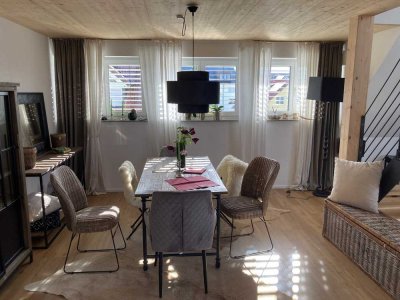 Exklusive, neuwertige 3,5-Zimmer-Maisonette-Wohnung mit geh. Innenausstattung mit Balkon und EBK