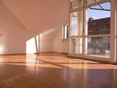 Großzügige 3-Zimmer Atelierwohnung in Frankfurt-Bonames