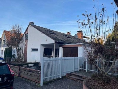 Einfamilienhaus mit Schwimmbad, Garage und Wintergarten