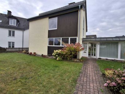 Gepflegtes, freistehendes Einfamilienhaus m. Garten und Garage - fußläufig zum Marktplatz Brilon!