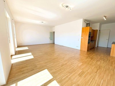 Hohe Wohnqualität in Urfahr - 4-Raum-Wohnung mit 2 Balkonen, hoher Raumhöhe und Einbauküche in Gründberg zu vermieten.