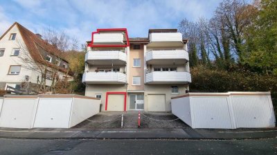 Frisch renovierte 2-Zimmer-Wohnung mit Garage und Stellplatz in attraktiver Wohnlage