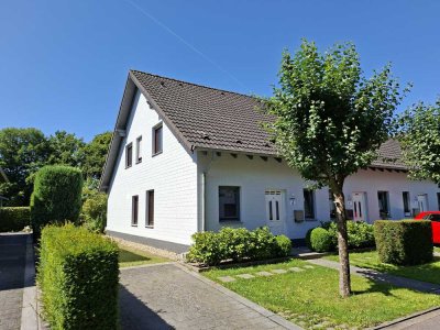 Gepflegtes Reiheneckhaus mit Garten in ruhiger Wohnanlage als Sondereigentum, bezugsfrei
