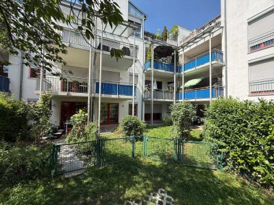 Großzügige 4-Zimmer-Wohnung mit eigenem Büro, 2 Bäder und 2 Terrassen in Augsburg-Pfersee