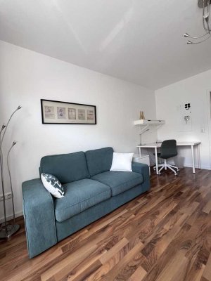 Schönes Single-Appartement direkt an der U2 Milbertshofen, München