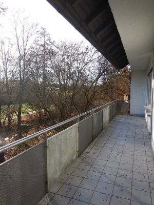 Schöne 3 Zimmer Wohnung mit Blick ins Grüne an Paar oder Einzelperson zu vermieten